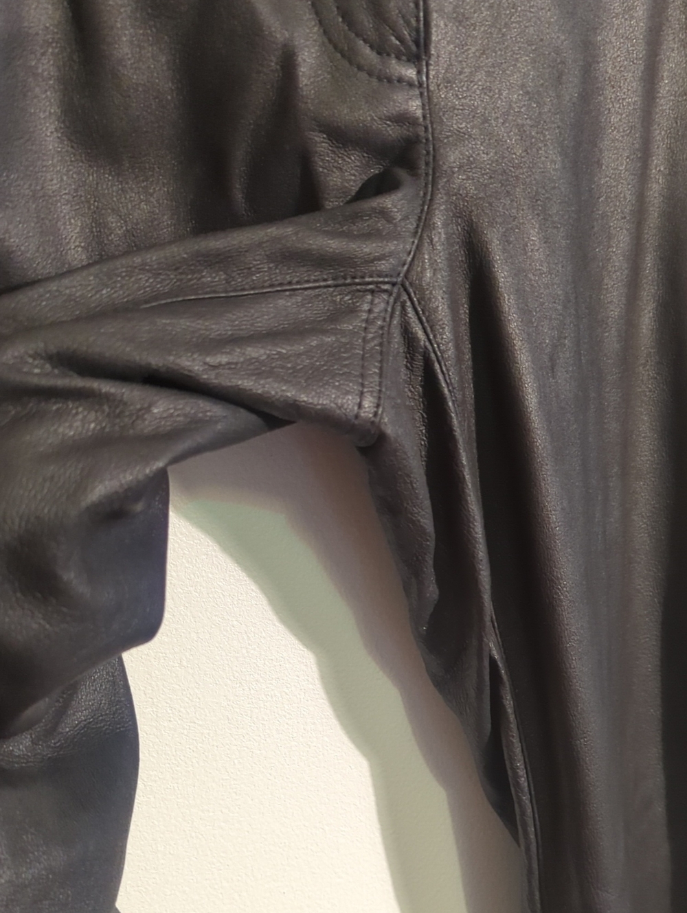 THEORY lambskin pants - size 6 - Picture 9 of 12